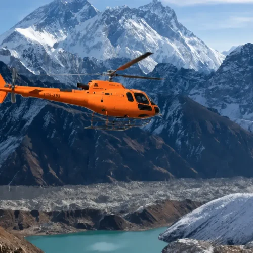 everest helcopter with gokyo lake